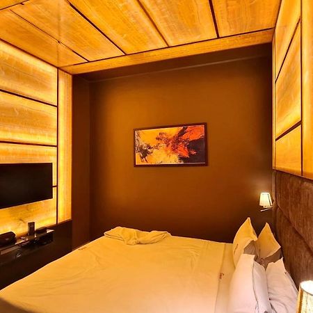 Galaxy Club & Hotel บิจาปุร์ ภายนอก รูปภาพ