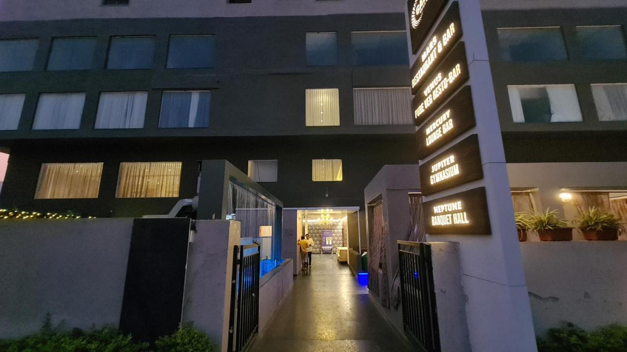 Galaxy Club & Hotel บิจาปุร์ ภายนอก รูปภาพ